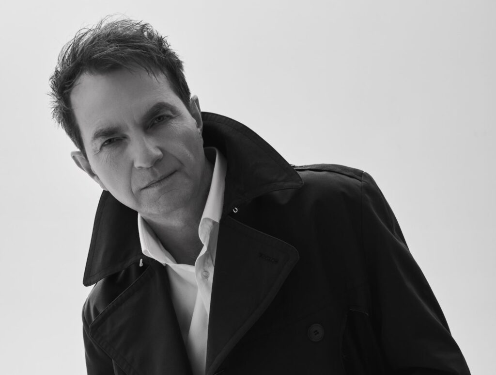 Тарас Курчик презентував оновлене звучання свого хіта «Вона як сонце»