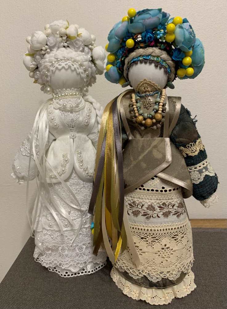 Мистецтво підтримки: у Києві відкрилася благодійна виставка «Весна красна»