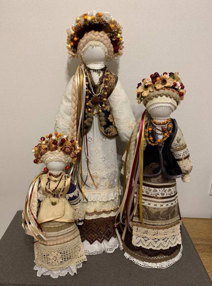 Мистецтво підтримки: у Києві відкрилася благодійна виставка «Весна красна»