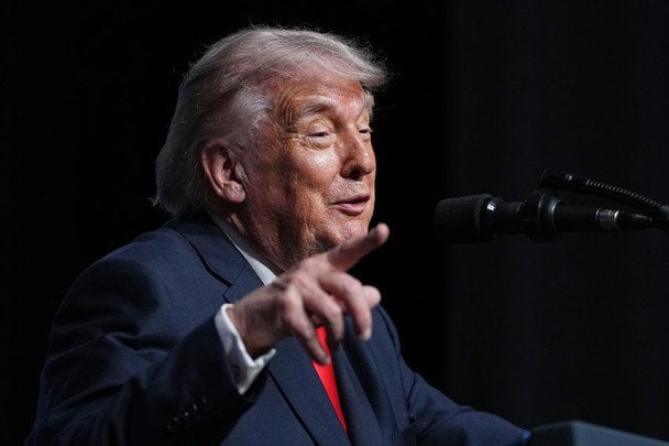 Трамп припустив, що може очолити уряд іншої країни