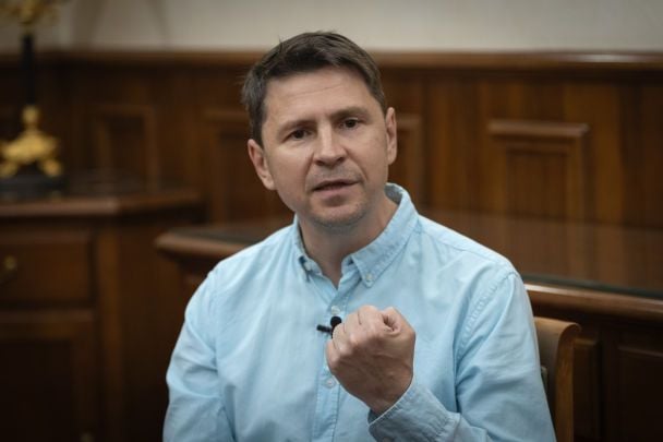 “Аеропортове перемир’я”: Подоляк розкрив, у чому задум України