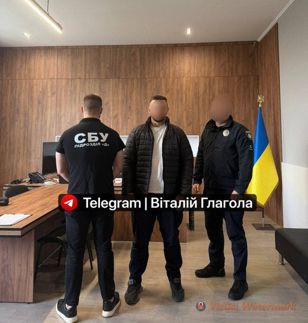 «Абонемент на спокій»: в Ужгородському ТЦК викрили схему з продажем повісток - журналіст