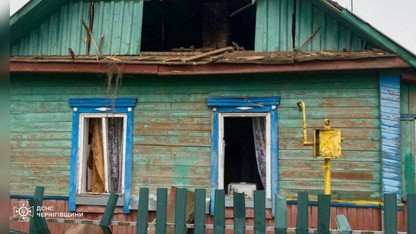 Ворог вдарив дроном по області на півночі України: поранені мати з донькою (фото)