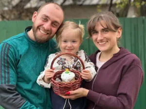 "Ми не витримали". Відома блогерка покинула Україну – місяць тому росіяни зруйнували її будинок