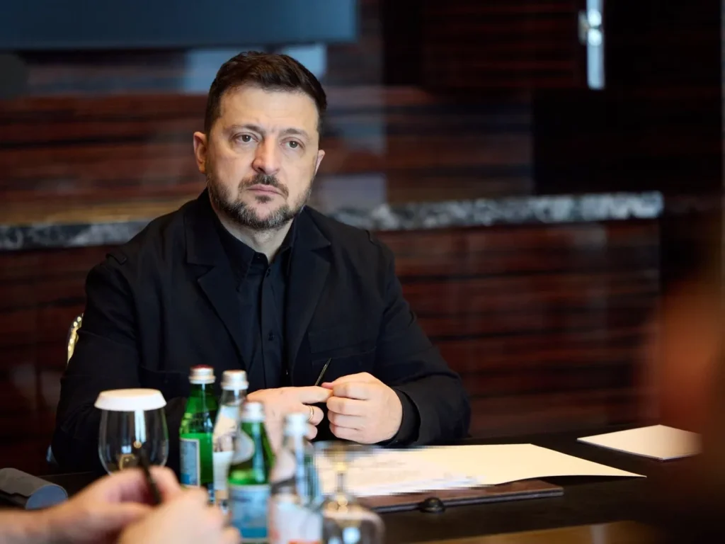 Зеленський відверто розповів, як батько не дозволив йому виїжджати за кордон Зеленський відверто розповів, як батько не дозволив йому виїжджати за кордон