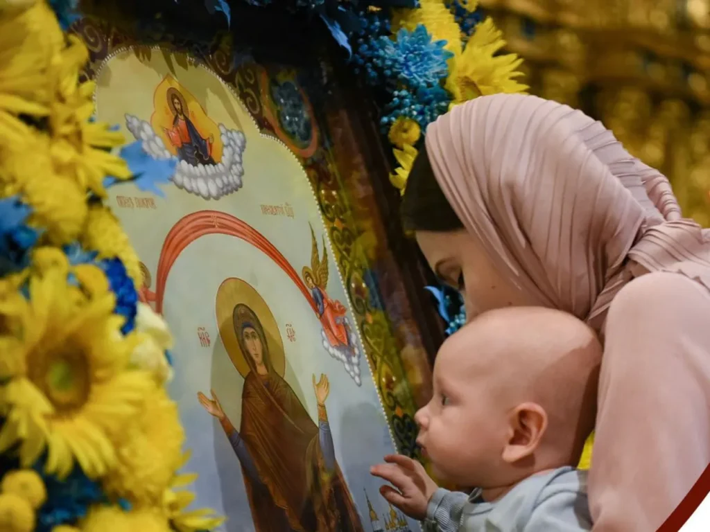 Як правильно цілувати ікони, щоб не зганьбитися. Правила церковного етикету