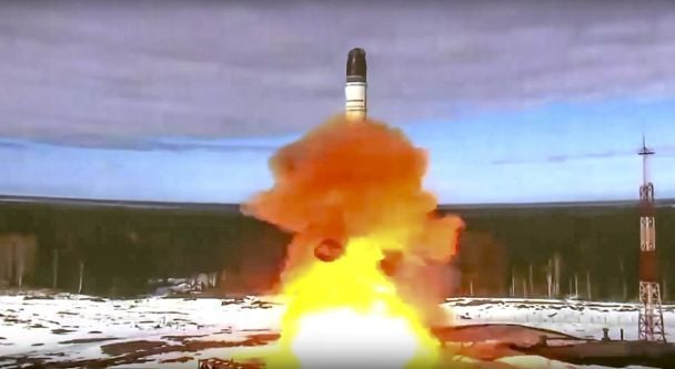Путіну довелось благати Зеленського припинити вогонь по Москві: тепер Кремль намагається це приховати “Сарматом” – ISW