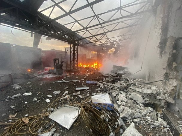 РФ вдарила по депо "Нової пошти" в Харкові: що відомо про наслідки атаки (фото)