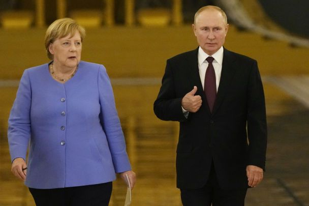 Спроби залучити до переговорів Меркель можуть бути частиною стратегії Путіна — експерт