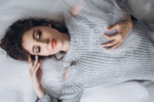 Чому із заплющеними очима можна бачити візерунки, кольори та фігури: пояснення науковців