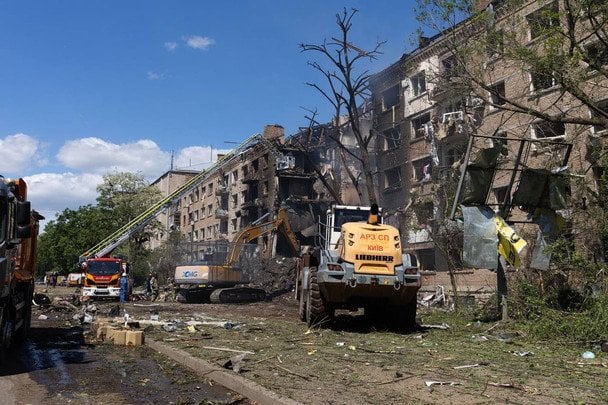 Перші хвилини після ударів по Києву: патрульні оприлюднили відео з бодікамер (відео)