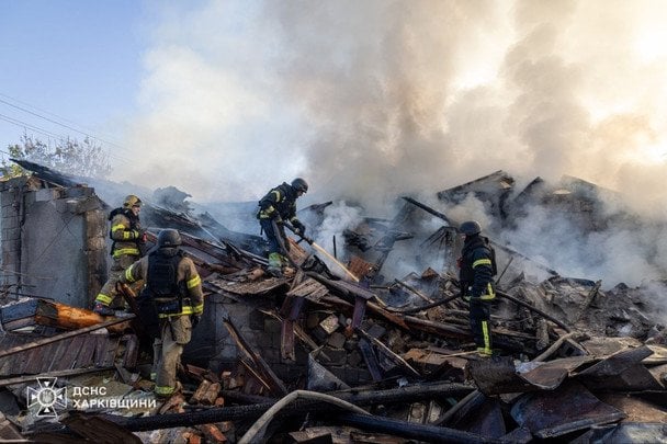 Будинки знищені вщент, вбита жінка: моторошні наслідки "прильотів" у Харкові та передмісті (фото)