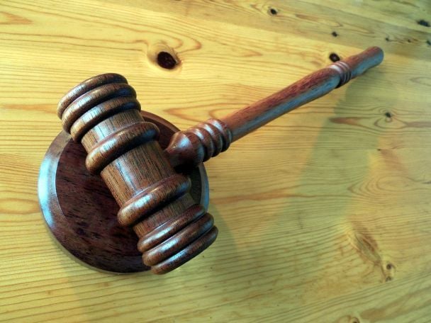 Сім’я із 14-річною: в Україні суворо покарали чоловіка за інтим із ученицею 9 класу