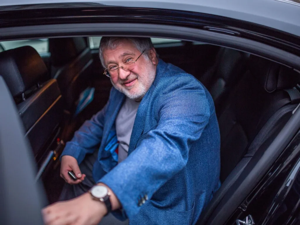 "Стіл був завалений грошима". Відомий актор згадав, як обслуговував Коломойського й Філатова