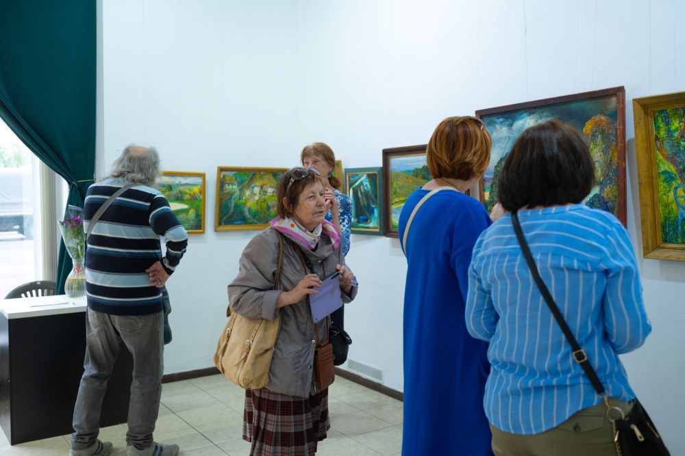 Перша персональна виставка Анатолія Фролова відкрилася у Києві: «Казковий світ» митця, який створював образи дитинства поколінь