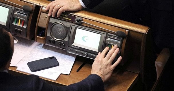 Шлюб з 14 років, повернення прізвища і "важке" розлучення: які загрози несе новий Цивільний кодекс