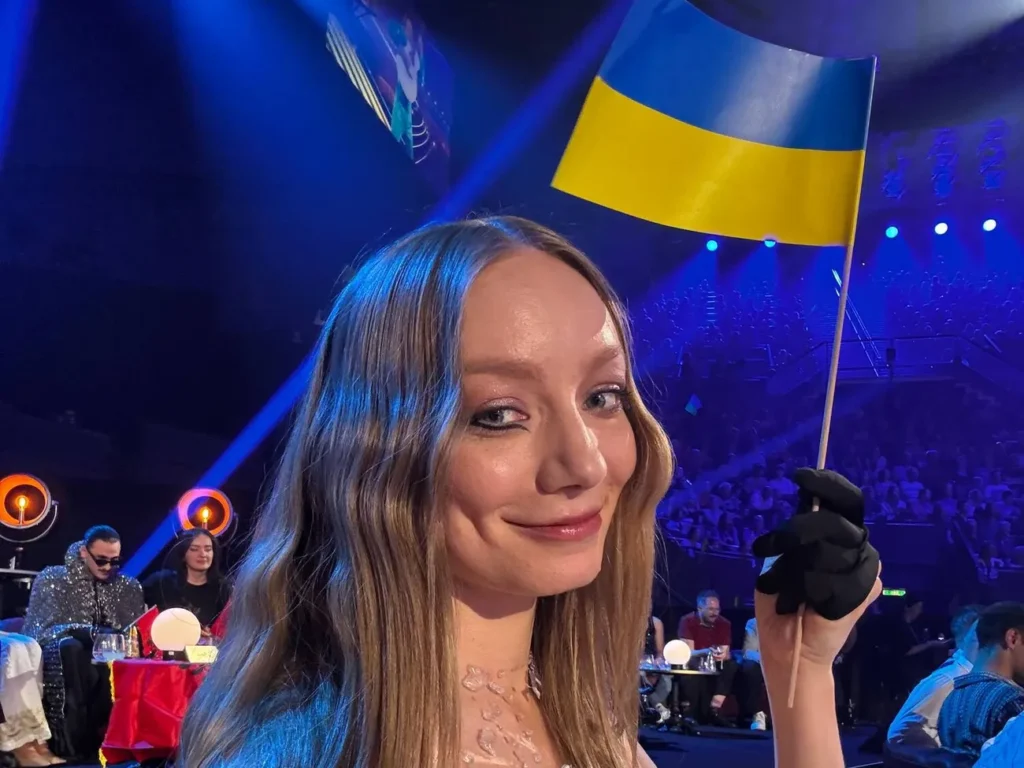 Lelѐka розповіла правду про політичні залаштунки "Євробачення" і реакцію на гасло "Слава Україні!" Lelѐka розповіла правду про політичні залаштунки "Євробачення" і реакцію на гасло "Слава Україні!"