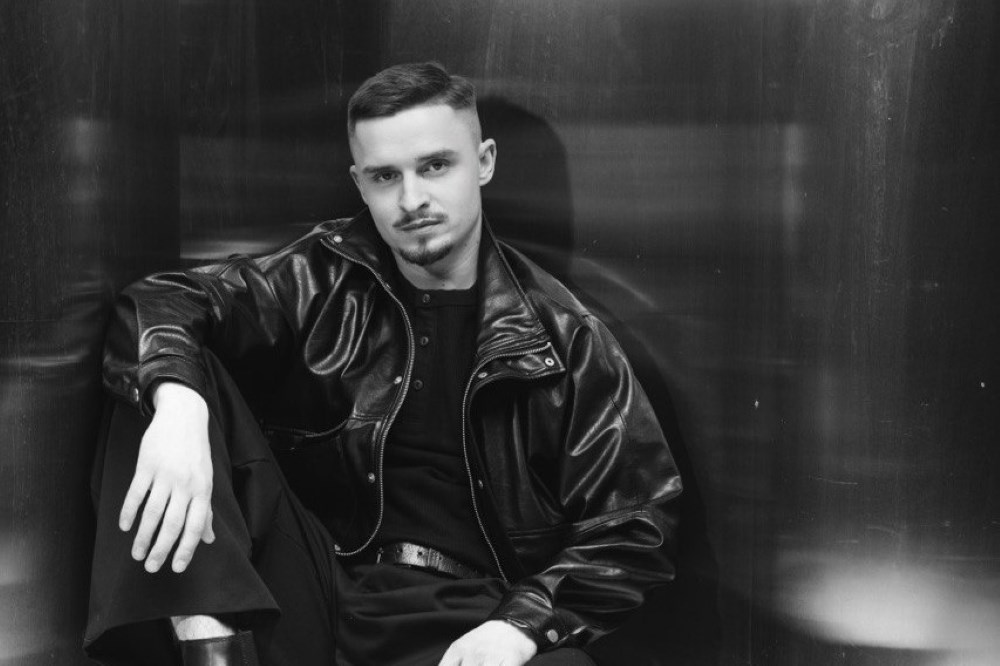 FROLOV голосно увірвався в музику з треком «Небо без зір»