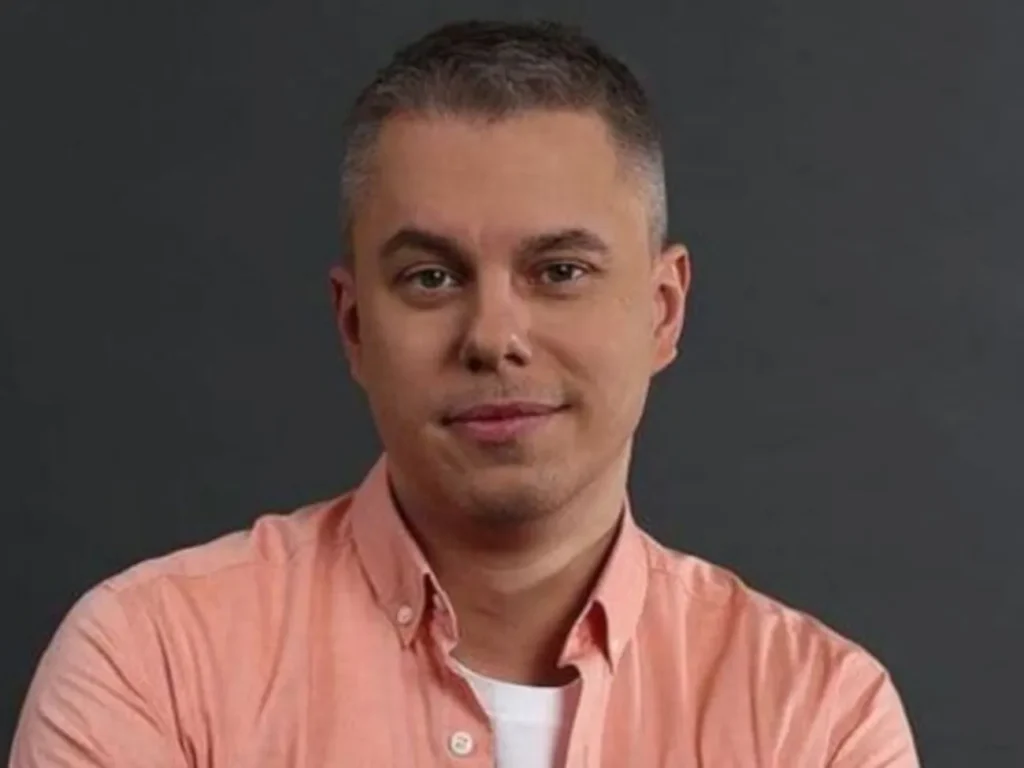 "Він москаль і просто поїхав до своїх". Український ведучий отримав паспорт РФ і працює в банку