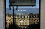 CHANEL представив Métiers d’Art 2026: сумки у формі фруктів і тварин