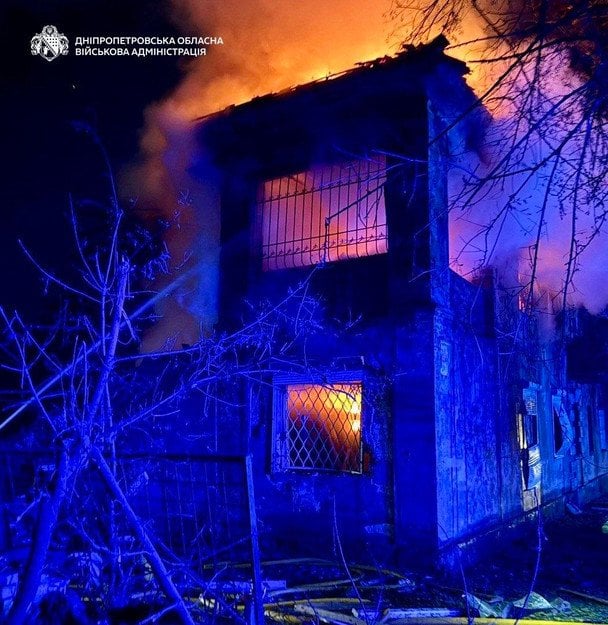Росіяни атакували Дніпро: спалахнула пожежа