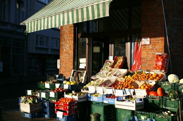 "Викликають легкий шок": українка показала незвичний продукт із супермаркету Німеччини (відео)
