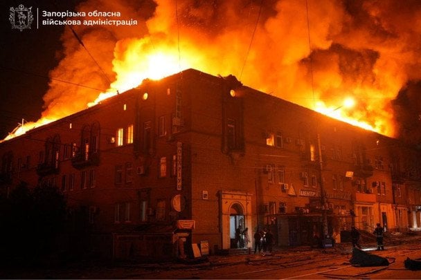 Росіяни атакували обласний центр: є загиблий та поранені (фото)