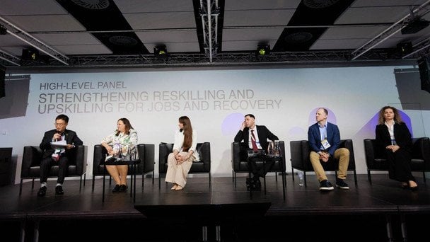 Швидке перенавчання та мультифункціональність: у Метінвесті розповіли, як долають кадровий дефіцит Швидке перенавчання та мультифункціональність: у Метінвесті розповіли, як долають кадровий дефіцит