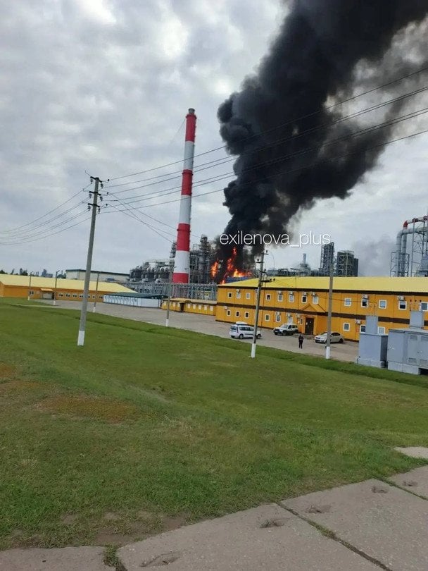 “Добрі” дрони розносять Татарстан, вибухи: під ударом нафтохімічний гігант Кремля, ППО промазує (фото, відео)