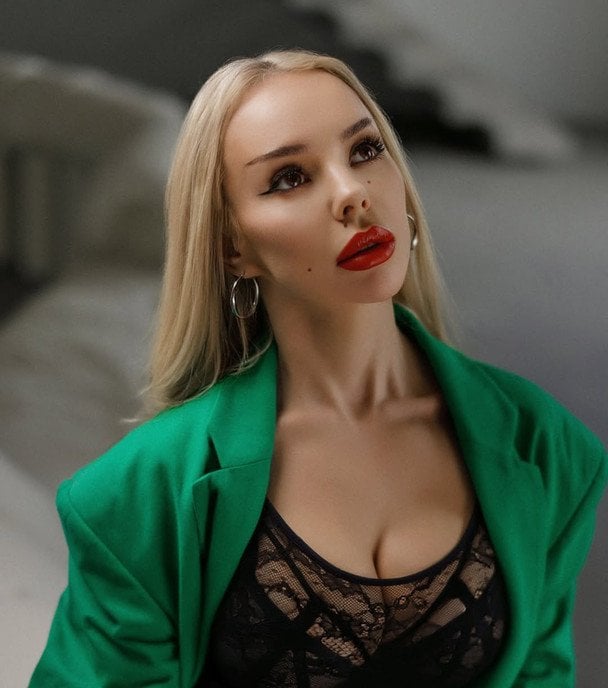 Відома співачка заявила про скандал з продюсером, Трінчер та Цимбалюком: "Вимагали 5 тисяч доларів"