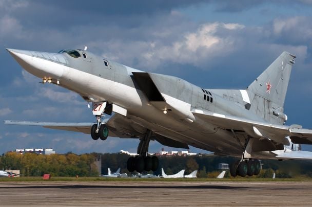 Бомбардувальники РФ падають не випадково: що може стояти за аваріями Ту-22 Бомбардувальники РФ падають не випадково: що може стояти за аваріями Ту-22