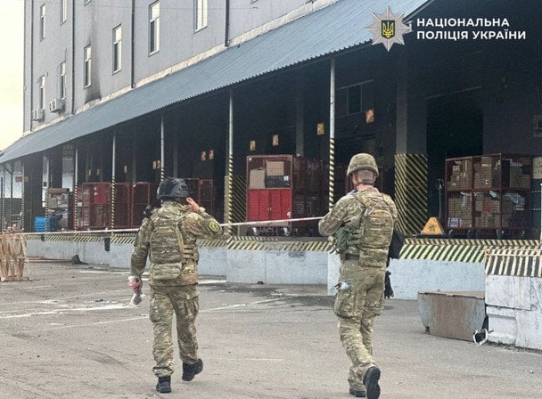 Вибух на поштовому терміналі в Києві: є загиблий та поранені (фото)