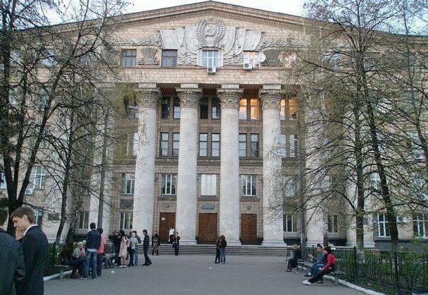 Колапс у студмістечку КНЕУ: чому п’ять гуртожитків вишу одночасно залишилися без світла та гарячої води Колапс у студмістечку КНЕУ: чому п’ять гуртожитків вишу одночасно залишилися без світла та гарячої води