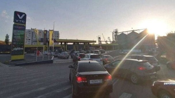 Крим стає для окупантів "валізою без ручки": що насправді відбувається на півострові