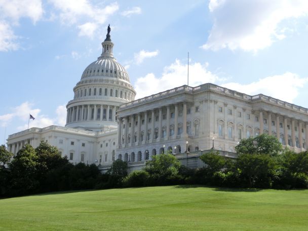 Палата представників США схвалила законопроєкт про допомогу Україні та нові санкції проти Росії