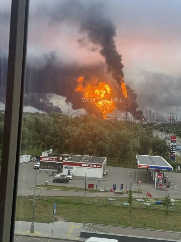 «Я на**ен сваліваю отсюда»: у росіян почалась істерика через атаку на Москву, верещать про кінець війни