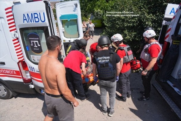 РФ посеред дня скинула авіабомби на житлові будинки обласного центру: зросла кількість жертв