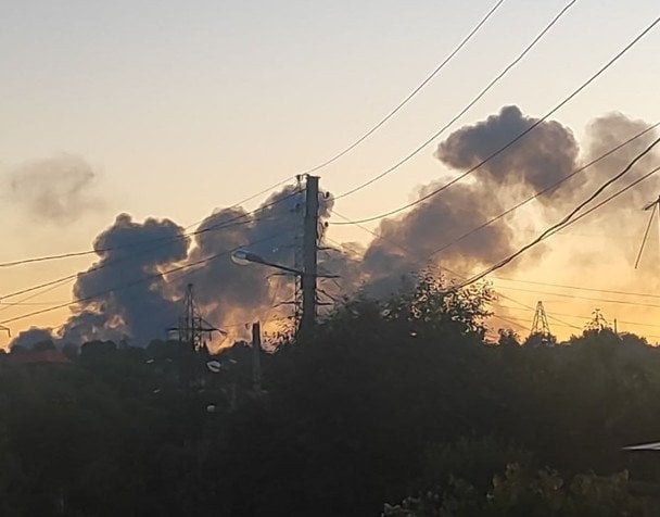 У великому обласному центрі пролунали вибухи: місто під атакою БпЛА
