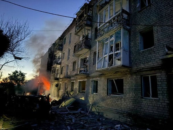 Росія вдарила по Балаклії: шестеро поранених, серед них двоє дітей (фото) Росія вдарила по Балаклії: шестеро поранених, серед них двоє дітей (фото)