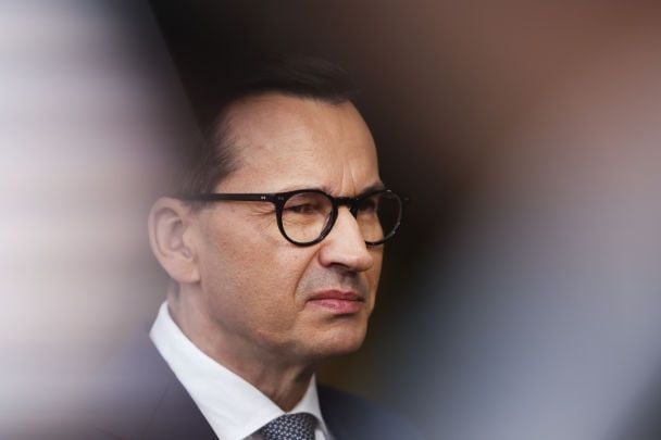 Експрем'єр Польщі зробив різку заяву про Україну і відмовився від ордена: куди він його передасть