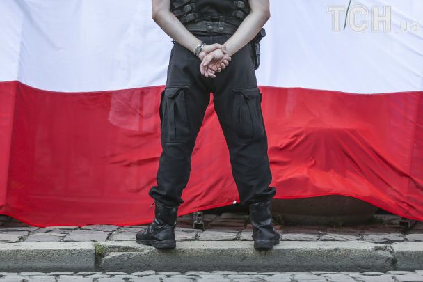 З Польщі депортують 9 українців, які влаштували мітинги проти української влади: деталі