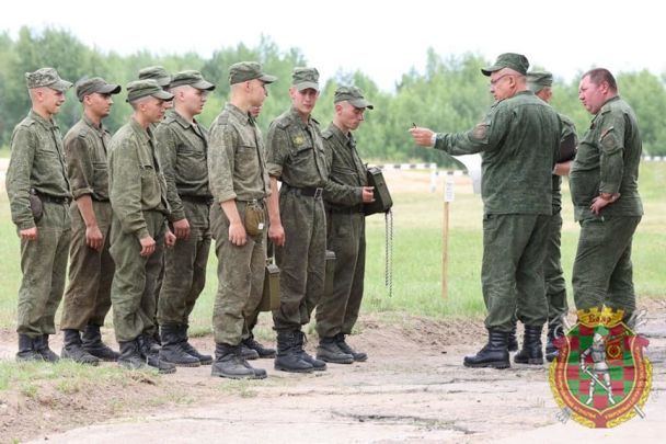 Лукашенка попередили про бунт у разі нападу на Україну: три сценарії для Білорусі від Тихановської