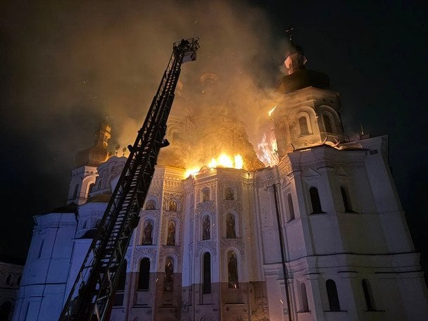 Після обстрілу Києво-Печерської Лаври над столицею почався дощ: Забужко побачила в цьому знак