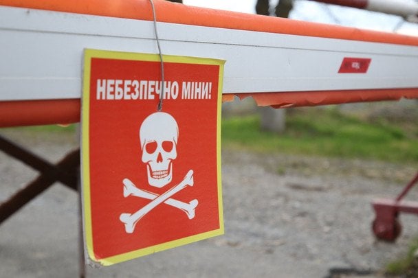 Вдруге за добу на одному маршруті: на Харківщині біля зупинки підірвалися люди, є загиблий