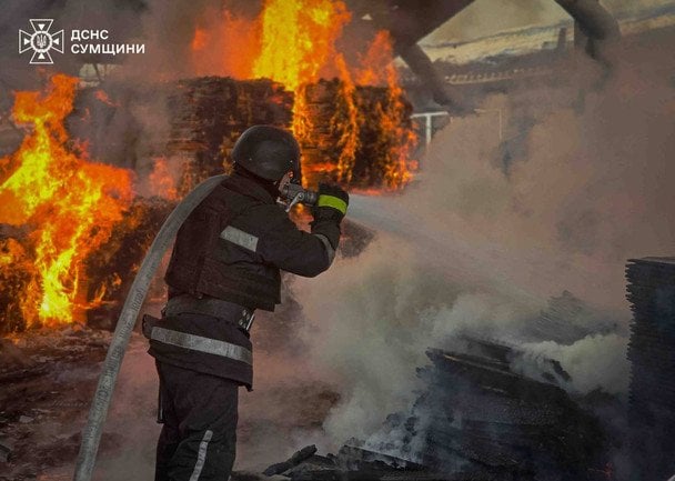 Росія вдарила авіабомбами по українському місту: є поранені