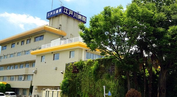 Десятки загиблих, під завалами ТРЦ шукають людей: землетрус призвів до трагедії в Японії