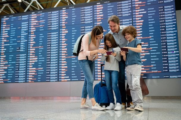 Біометричний хаос в аеропортах ЄС: нова система спричинила черги та затримки