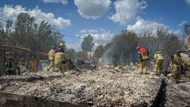 Його вважали загиблим: пес Йося дивом вижив після удару РФ по Вишневому