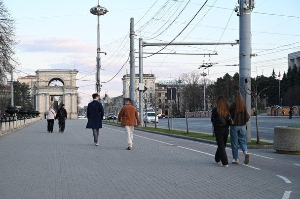 "Треба попрацювати, як кінь": які реалії життя у Молдові та чи легко повернутися додому після років на заробітках