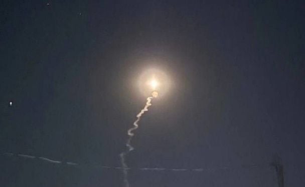 У Криму пролунала серія вибухів: повідомляють про атаку дронів У Криму пролунала серія вибухів: повідомляють про атаку дронів